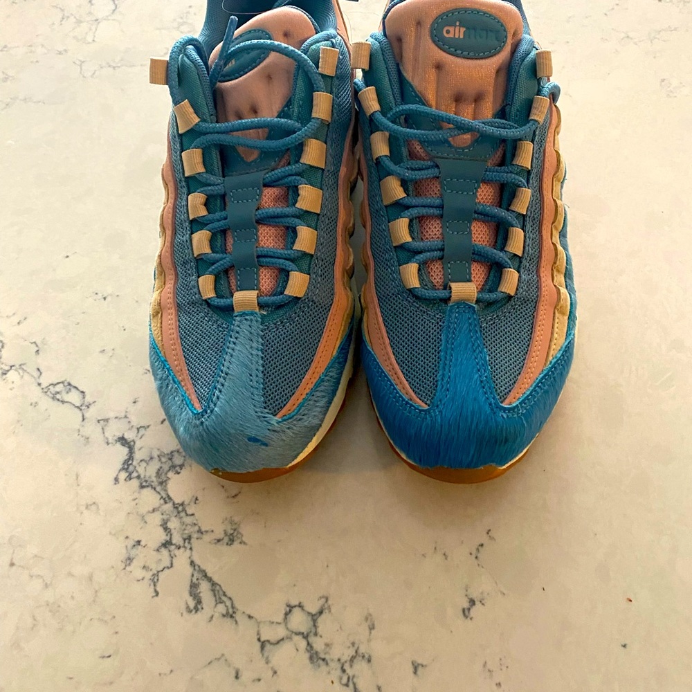 Women’s AirMax 95 sneakers size 8